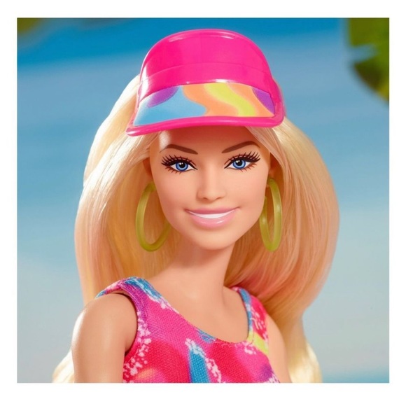 Margo Robbie Skate Barbie - Picture 6 of 7